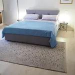 Bed & Breakfast Parnasus 4*