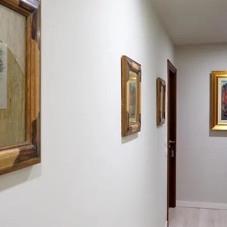 Parnasus Bed & Breakfast 4*